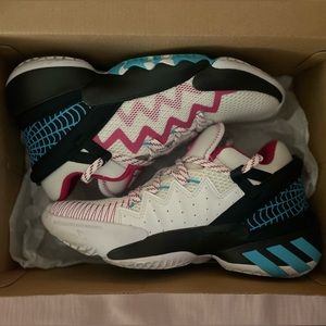Spidergwen Adidas Size 6